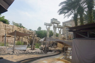 沙漠中的古老建筑景观