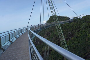 高空悬索桥步道景观