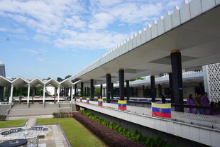 现代风格户外长廊景观