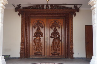 古典雕花双开木门