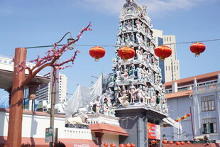 城市街头的艺术雕塑景观