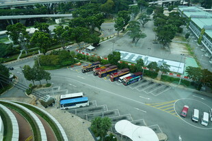 俯瞰城市停车场景象