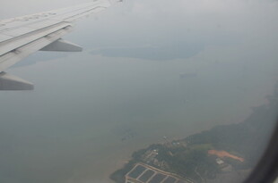 机窗视角下的地面景观