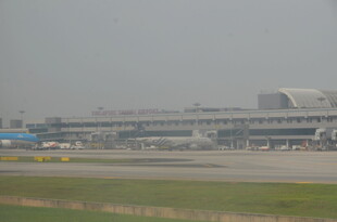 机场航站楼外观远景