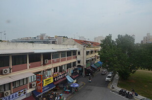 城市街边商铺景象