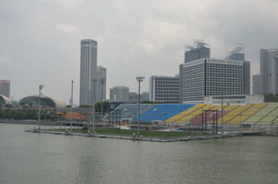 新加坡河畔多彩建筑景观