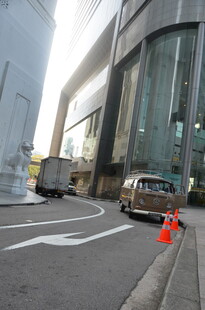 城市街道建筑与车辆场景