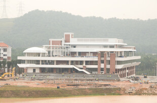 现代多层建筑外观景观