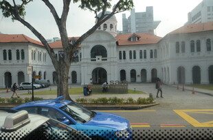 城市中典雅的历史建筑景观