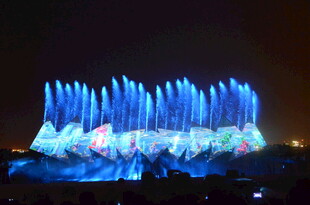 梦幻水幕灯光秀表演