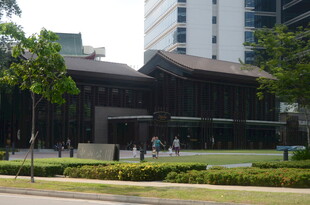 传统建筑与现代建筑相映