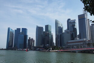 新加坡城市天际线滨水景观