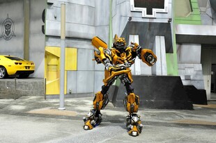 街头酷炫变形金刚机器人