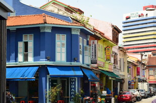色彩斑斓的街边特色建筑