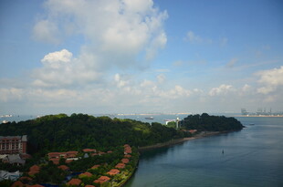 海滨风光 岛屿与蓝天碧水