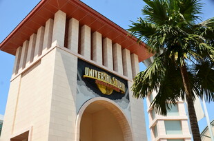 校园标志性塔楼景观