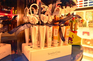 精美装饰香槟杯展示