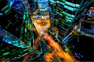 城市夜景车流绚丽灯光