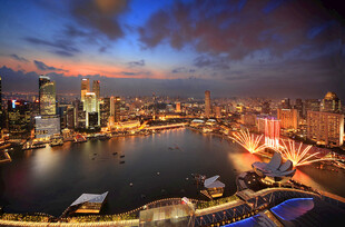 上海外滩璀璨城市夜景