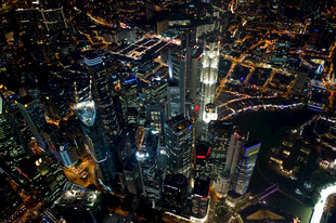 城市璀璨夜景俯瞰图