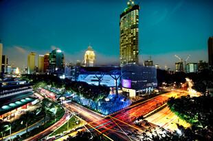 繁华都市夜景车流