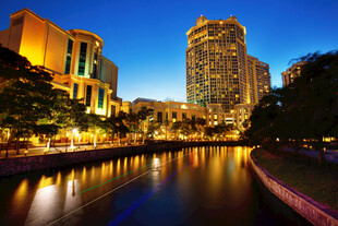 城市河畔夜景风光 新加坡