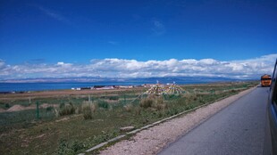 公路边的开阔风景