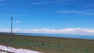 草原蓝天雪景美丽风光