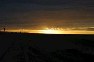 海边日落时分的美丽景象