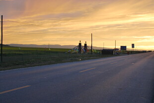 夕阳下的公路美景