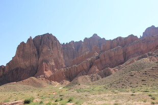 壮丽红色山峦景观