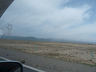 车窗外的旷野风景