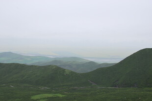山峦叠翠的自然美景
