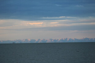 海上天际线 云影伴蓝波