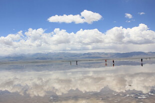 天空之镜的梦幻美景