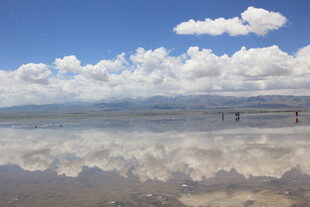 天空之境的美丽倒影