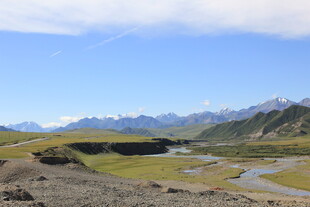 山间旷野的秀丽风光
