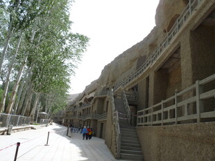 敦煌莫高窟古老石窟景观