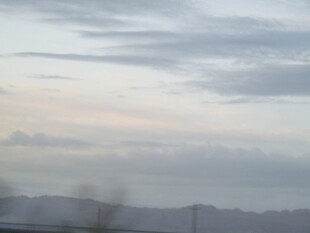 黄昏时分的朦胧天空景色