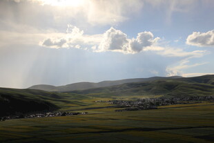 草原风光 蓝天白云下的美景