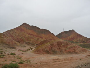 多彩山丘 尽显自然之美