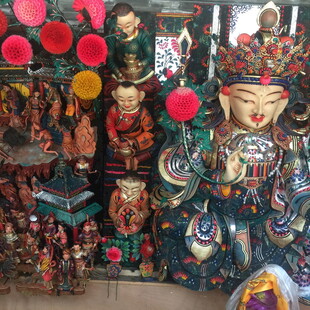 传统多彩面具展示