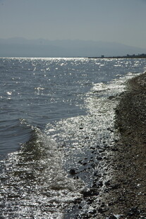 海边岸滩 海浪轻拍沙石