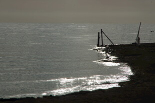海边码头的黄昏景致