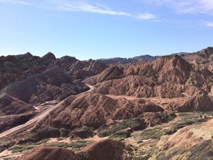 壮丽多彩的丹霞地貌景观