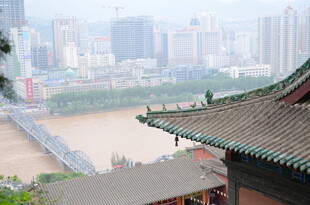 山城古建筑与城市江景