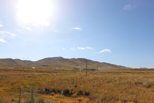 旷野阳光风景图
