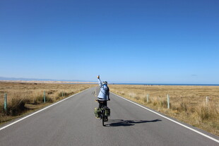 公路骑行者 拥抱广阔天地