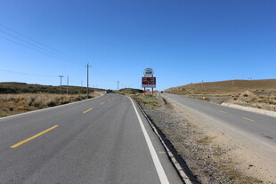 旷野公路延伸向远方