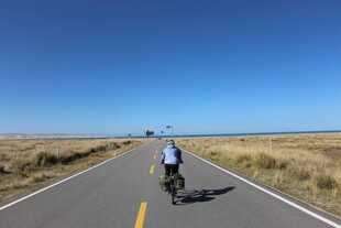 公路骑行者 奔向远方